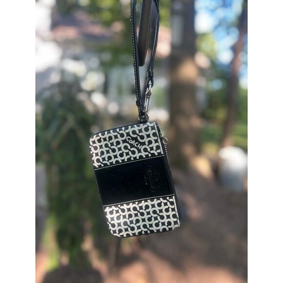 COACH Black & White Wristlet - Picture 1 of 9